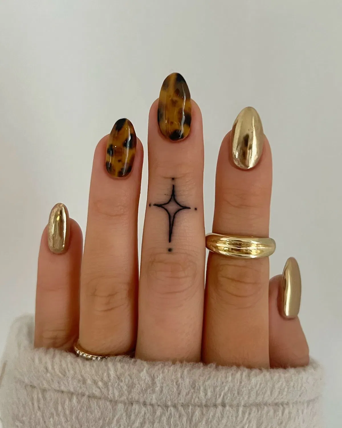 Gold chrome with tortoiseshell accents