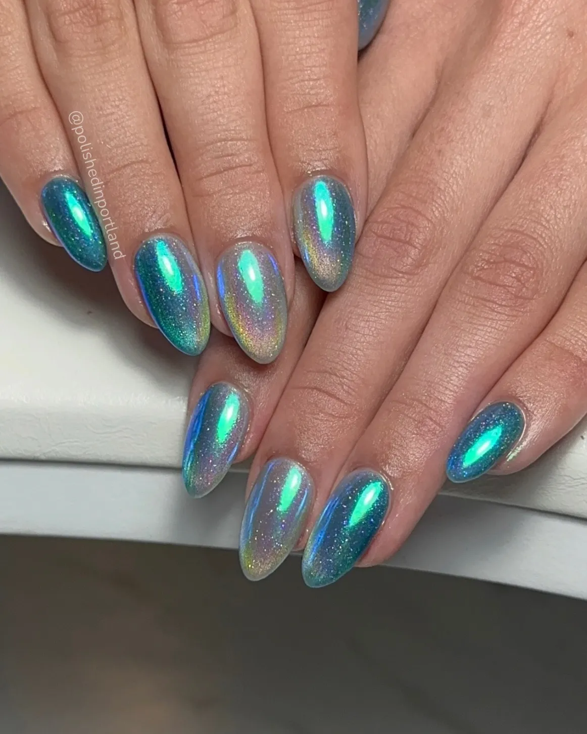 Teal-to-purple glitter chrome shift