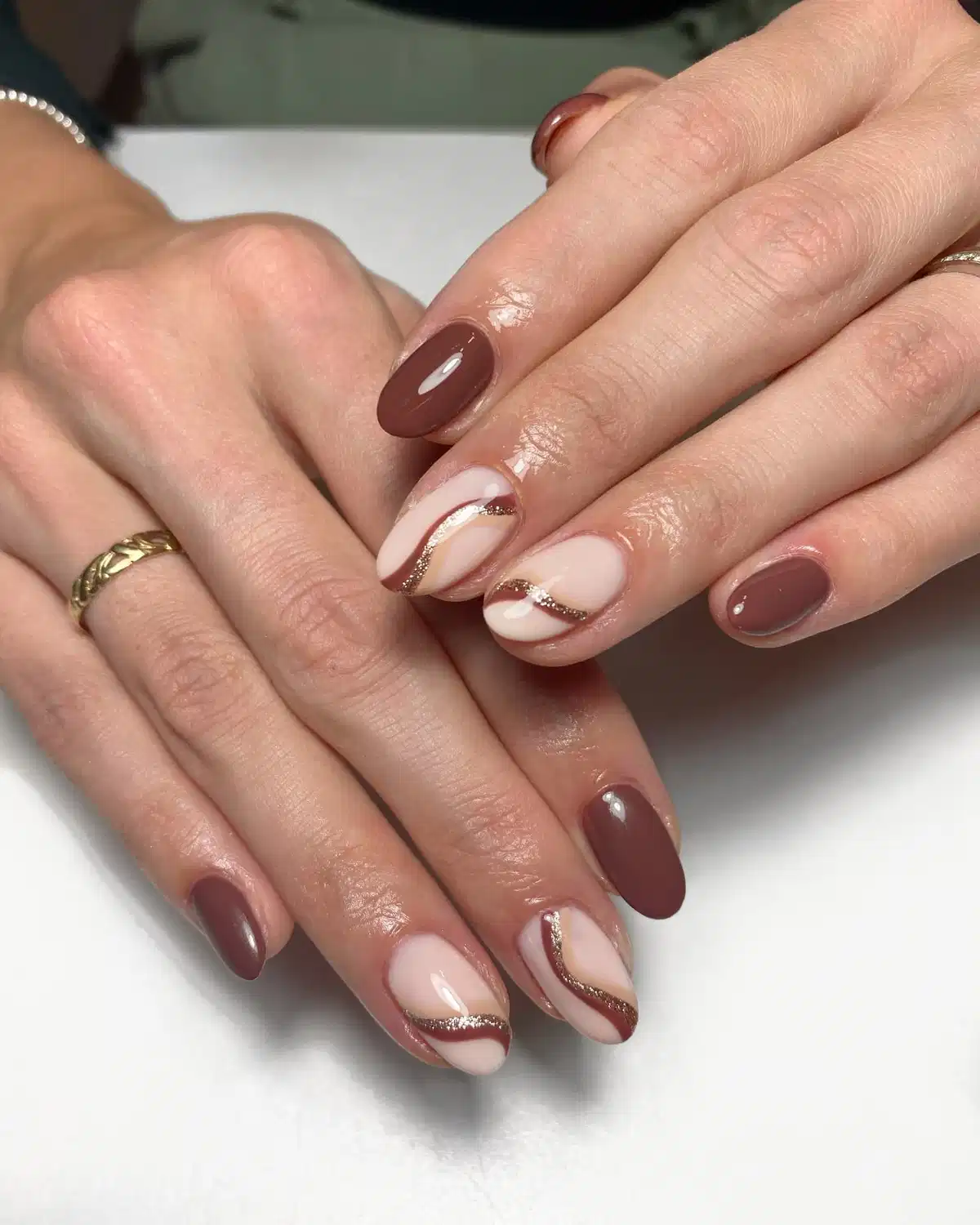 Wavy brown lines with gold-glitter striping