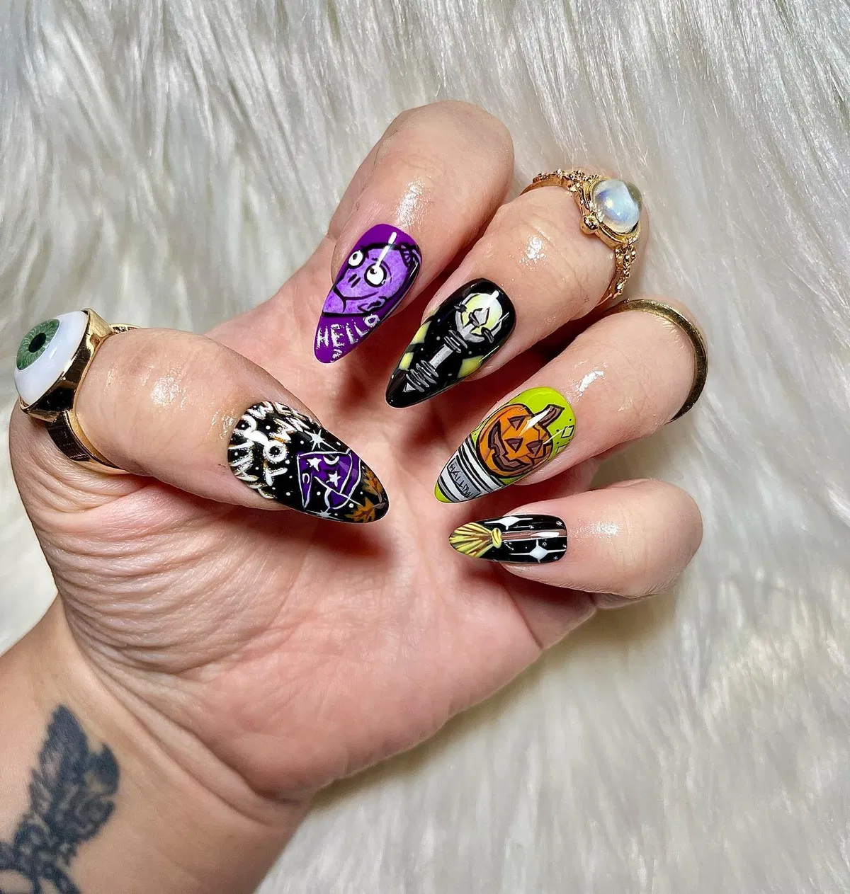 Stiletto Halloween Mix with โHELLOโ Text and Pumpkin Face
