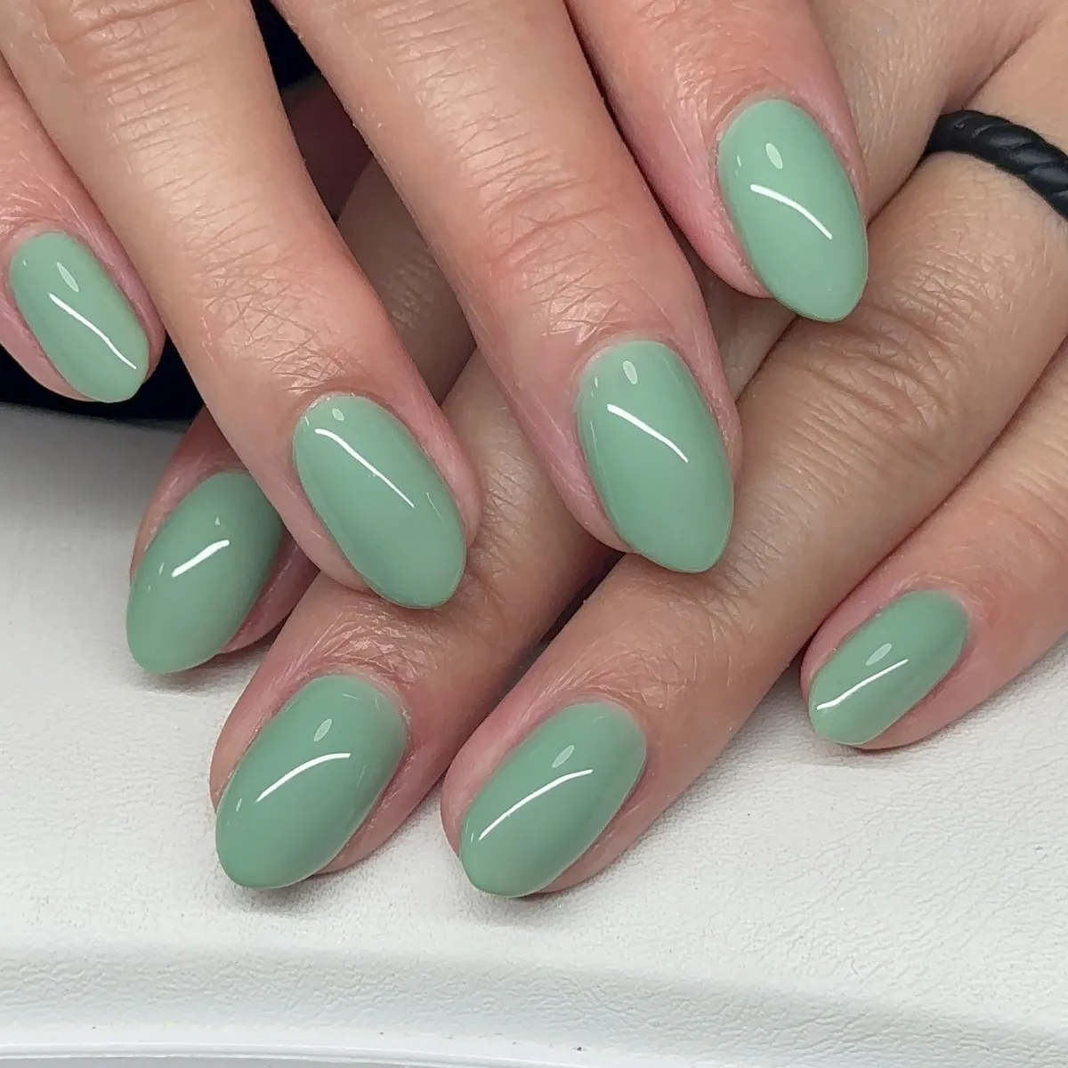 Glossy mint green solid set