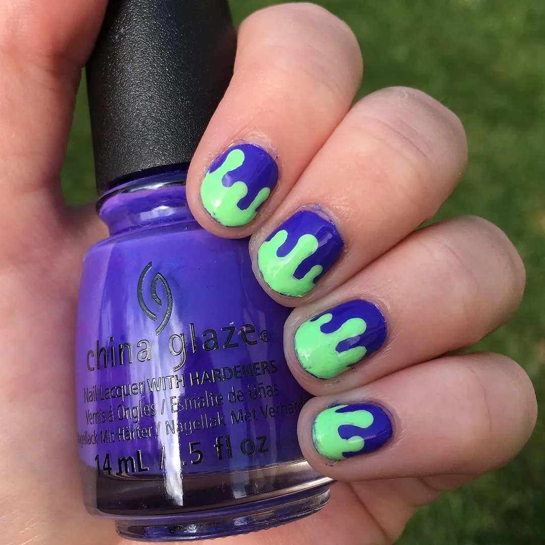 Glittery ghost outlines