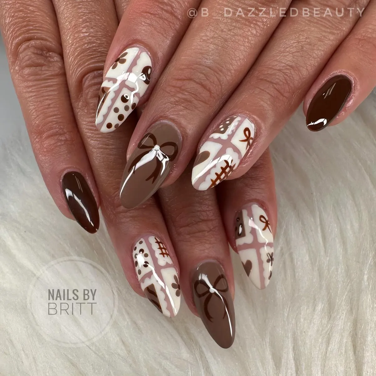 Brown bows and patchwork-style patterns