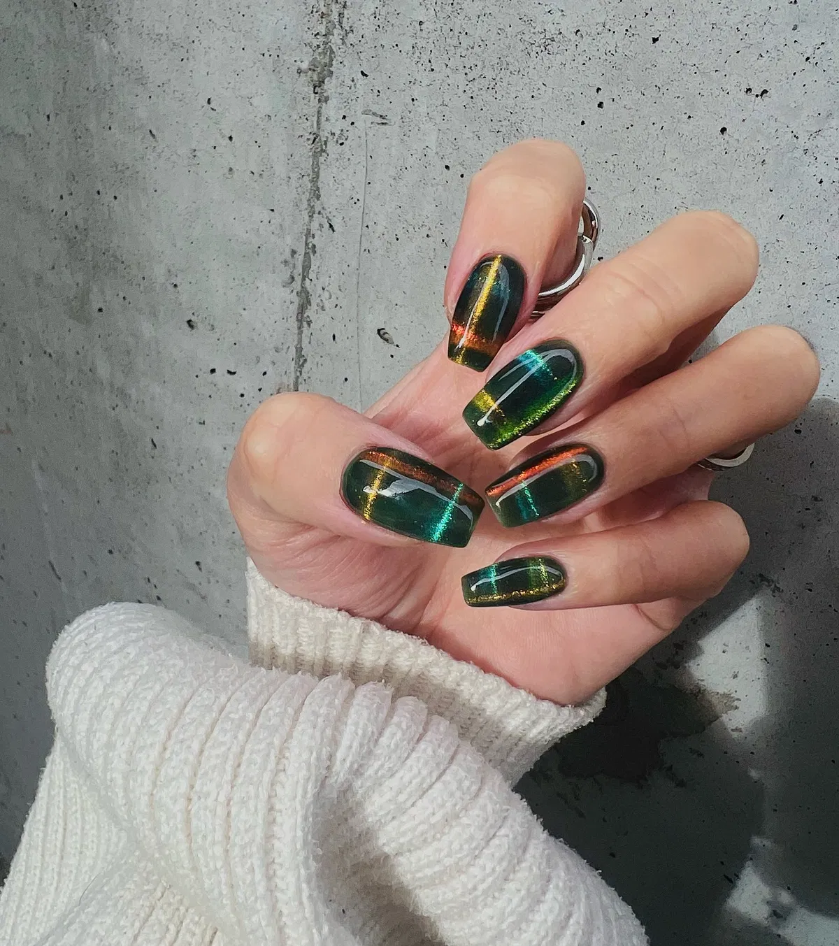 Dark Green Reflective Stripe Nails