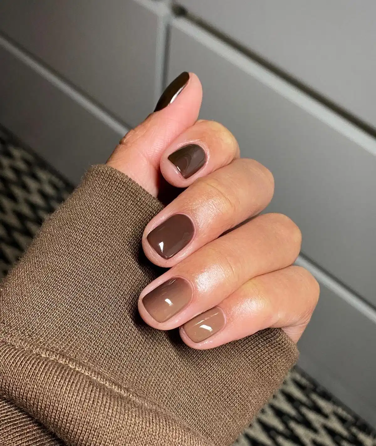 Short glossy brown ombre