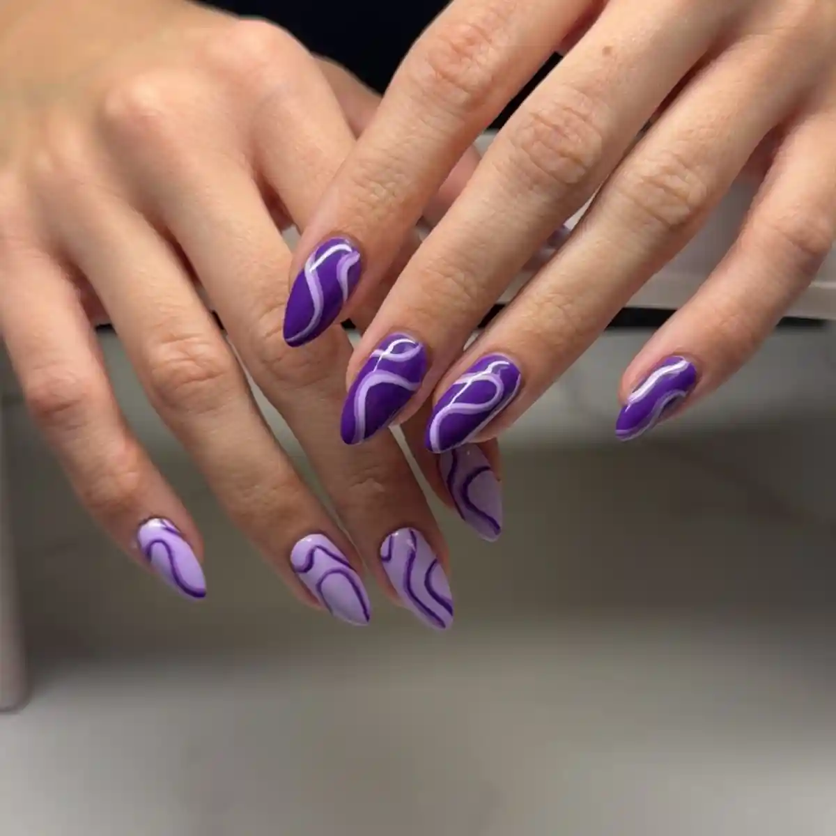 Two-tone purple wavy-line set