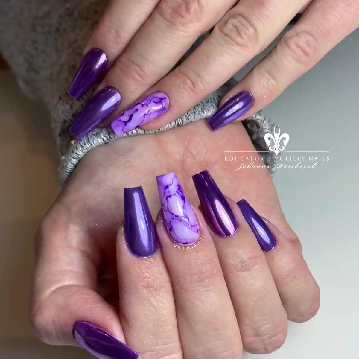 Glossy purple chrome set with lavender accents
