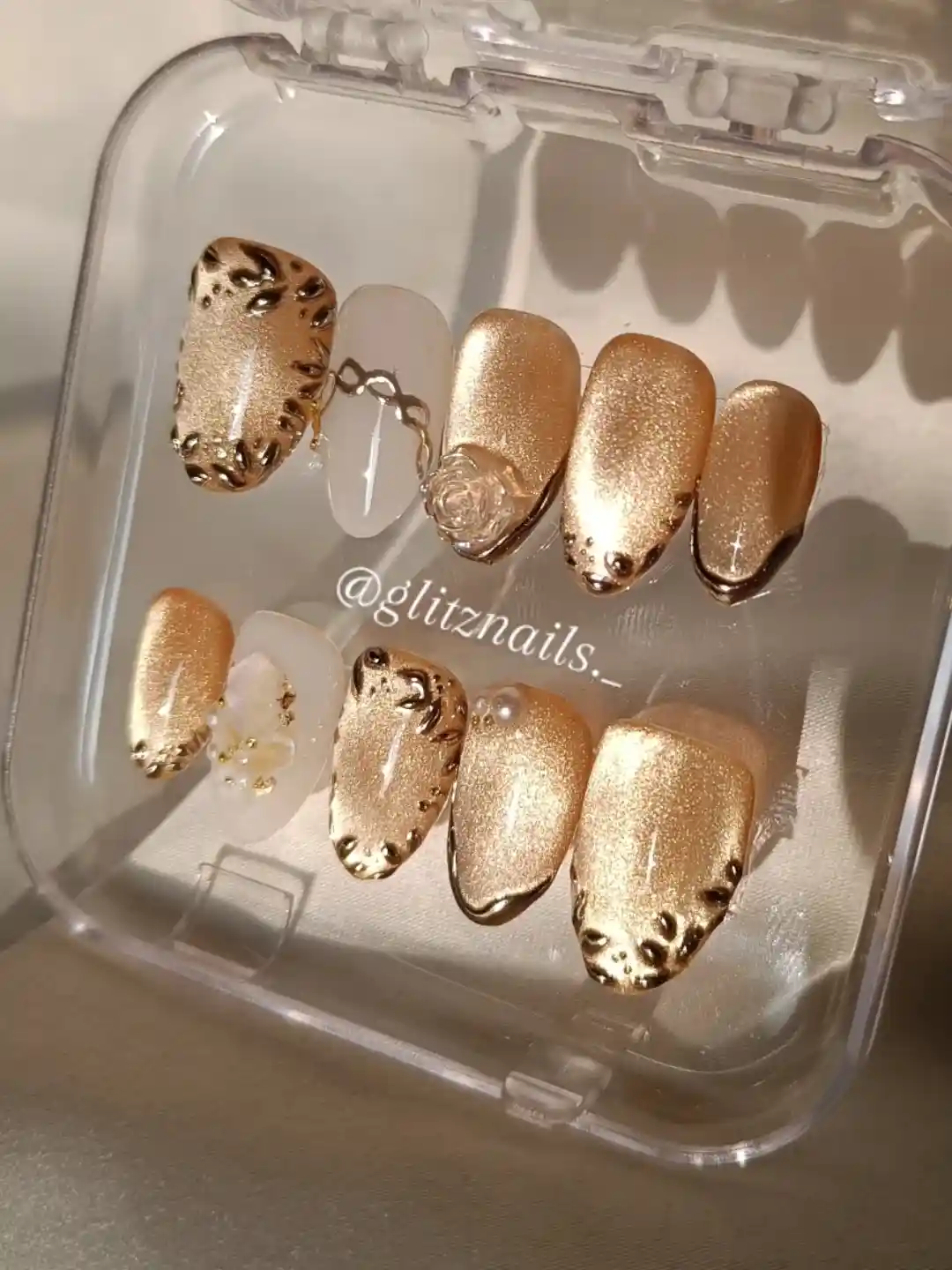 Gold Shimmer Press-On Tips in Clear Case