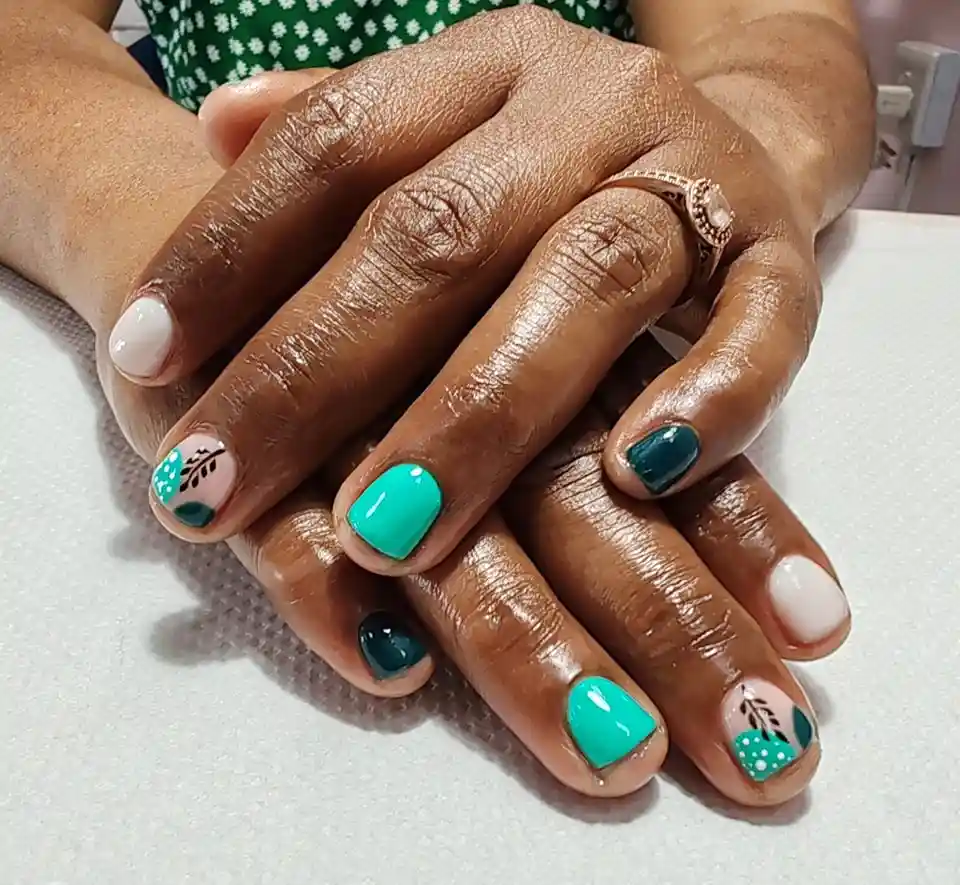 Teal and white mix with dotted leaf accents